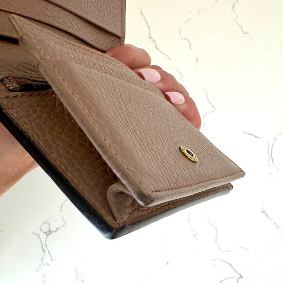 Authentic Gucci Blind for Love Bee Leather Creamy Pink Wallet - Picture 10 of 15